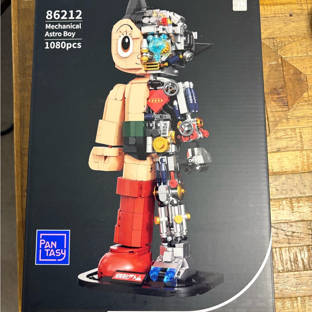 Mechanical Astro Boy Building Set - Red and Silver